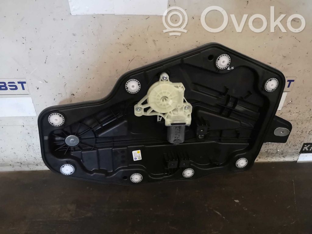 Skoda Enyaq iV Macara geam spate fără motor 