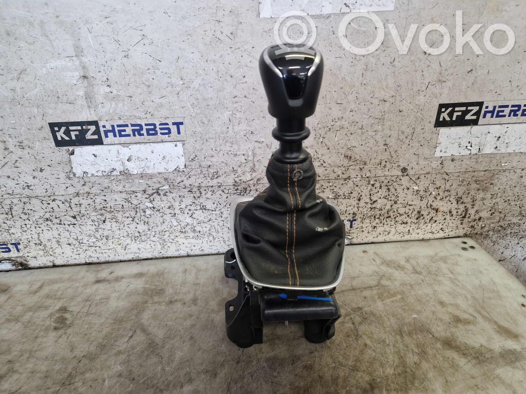 Opel Crossland X Lewarek zmiany biegów / dolny 