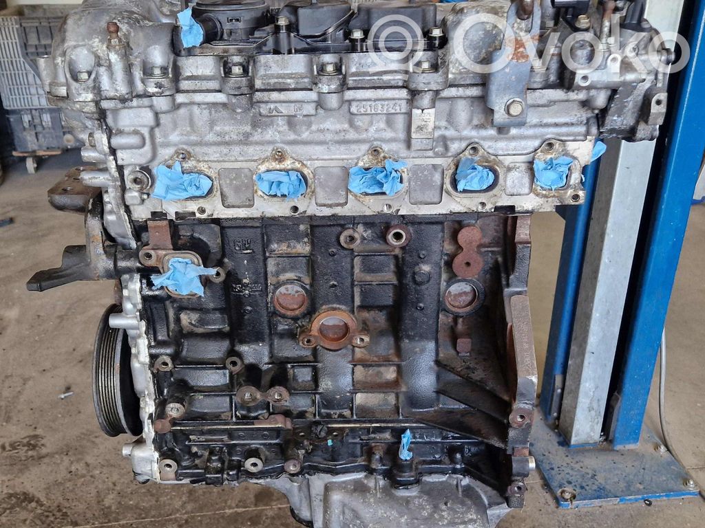 Engine   25196685,131800KM,131800KM,25196685
