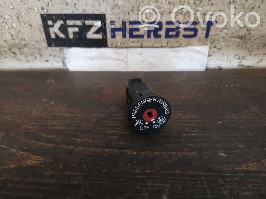 Central locking switch button   AV1T14B268AB,AV1T14B268AB