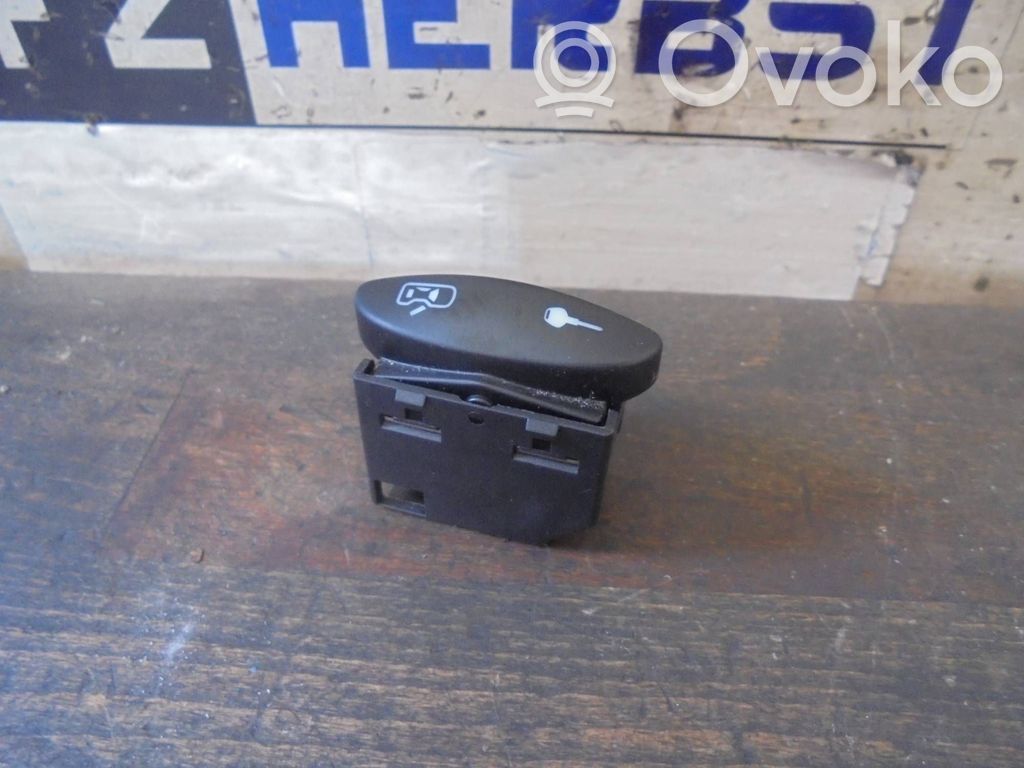 Botón interruptor de bloqueo de puertas   7L5962125,7L5962125