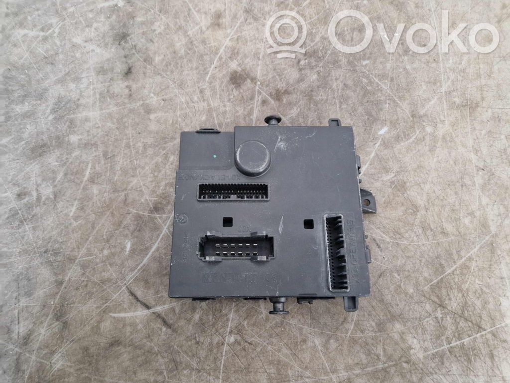 Renault Twingo II Calculateur moteur ECU 