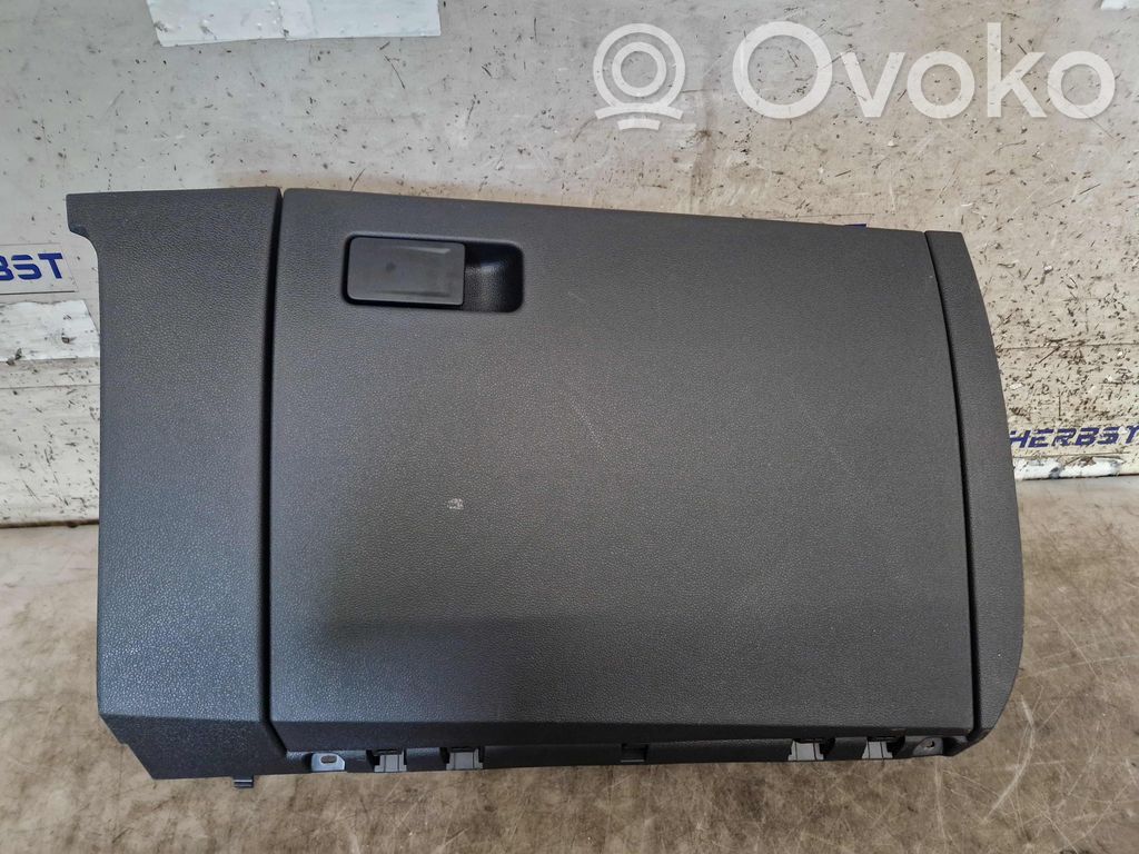 Volkswagen Polo VI Guantera 
