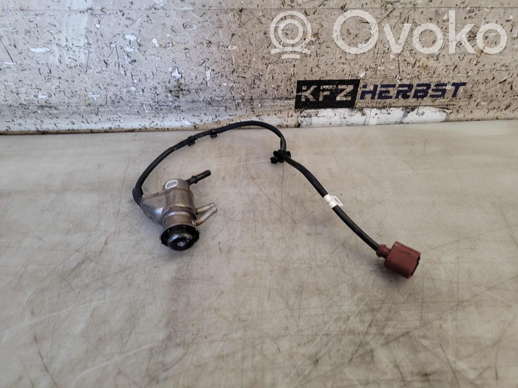 Volkswagen Cross Touran II Wtryskiwacz paliwa 