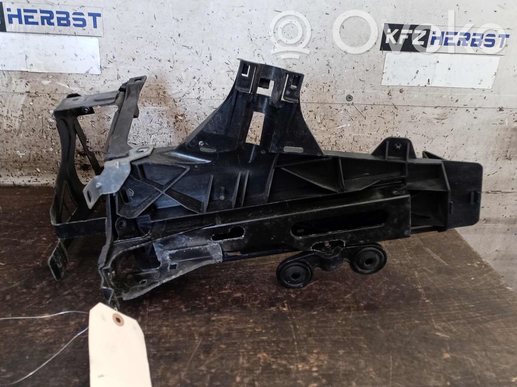 BMW 7 F01 F02 F03 F04 Priekšpusē bampera sastiprinājums 