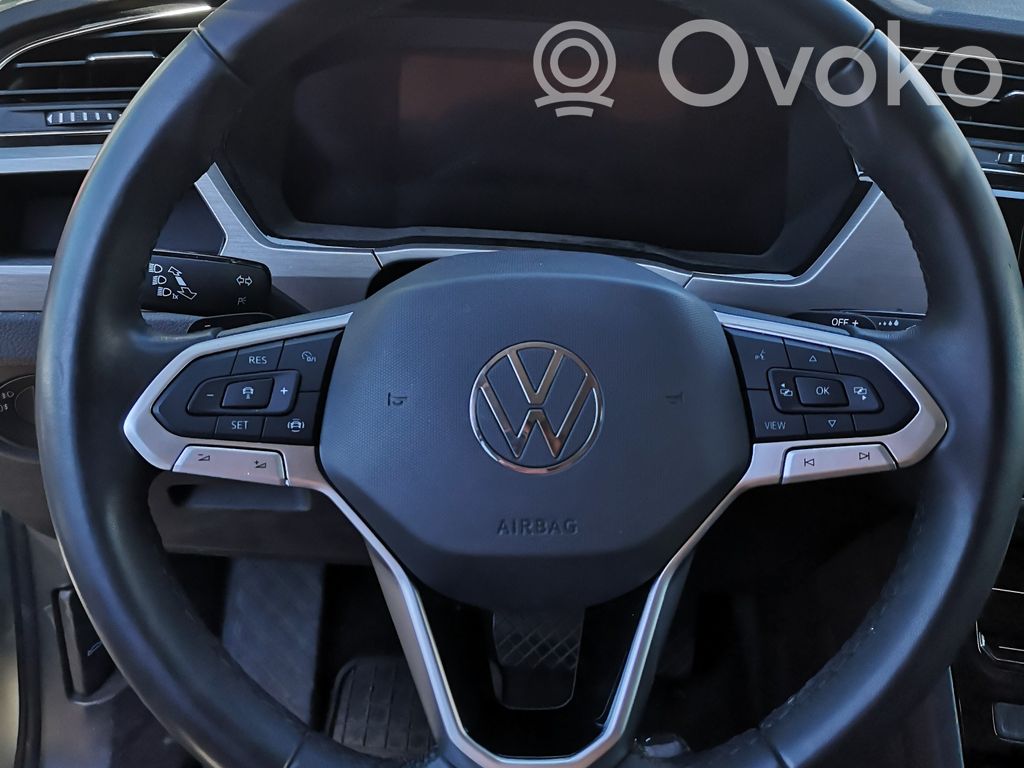 Volkswagen Cross Touran II Volante