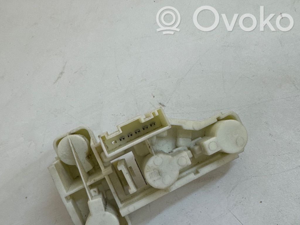 Tail light bulb cover holder   7160075
