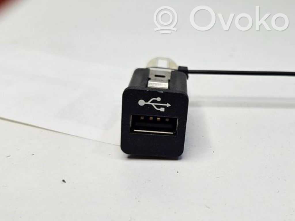 USB-Anschluss   9237656,9237656