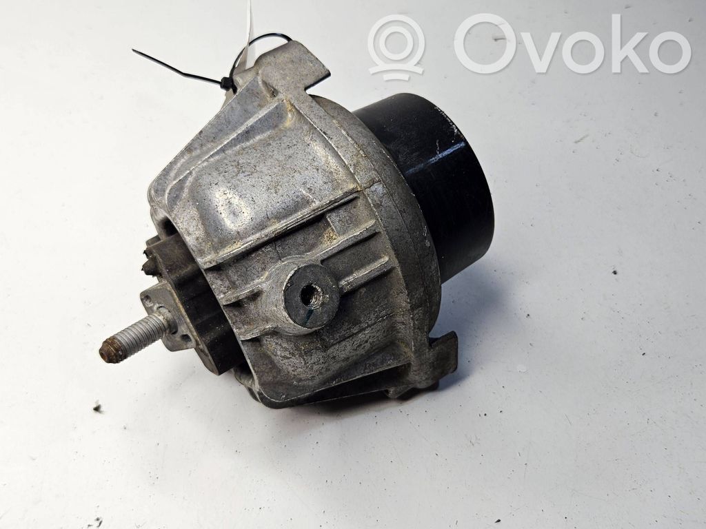 BMW 3 E90 E91 Engine mount bracket 