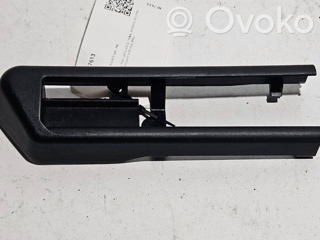 BMW 5 F10 F11 Rivestimento del binario sedile anteriore del passeggero 