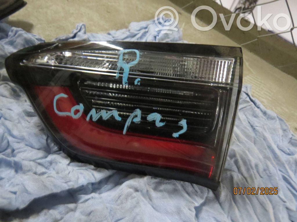 Jeep Compass Takaluukun takavalot 