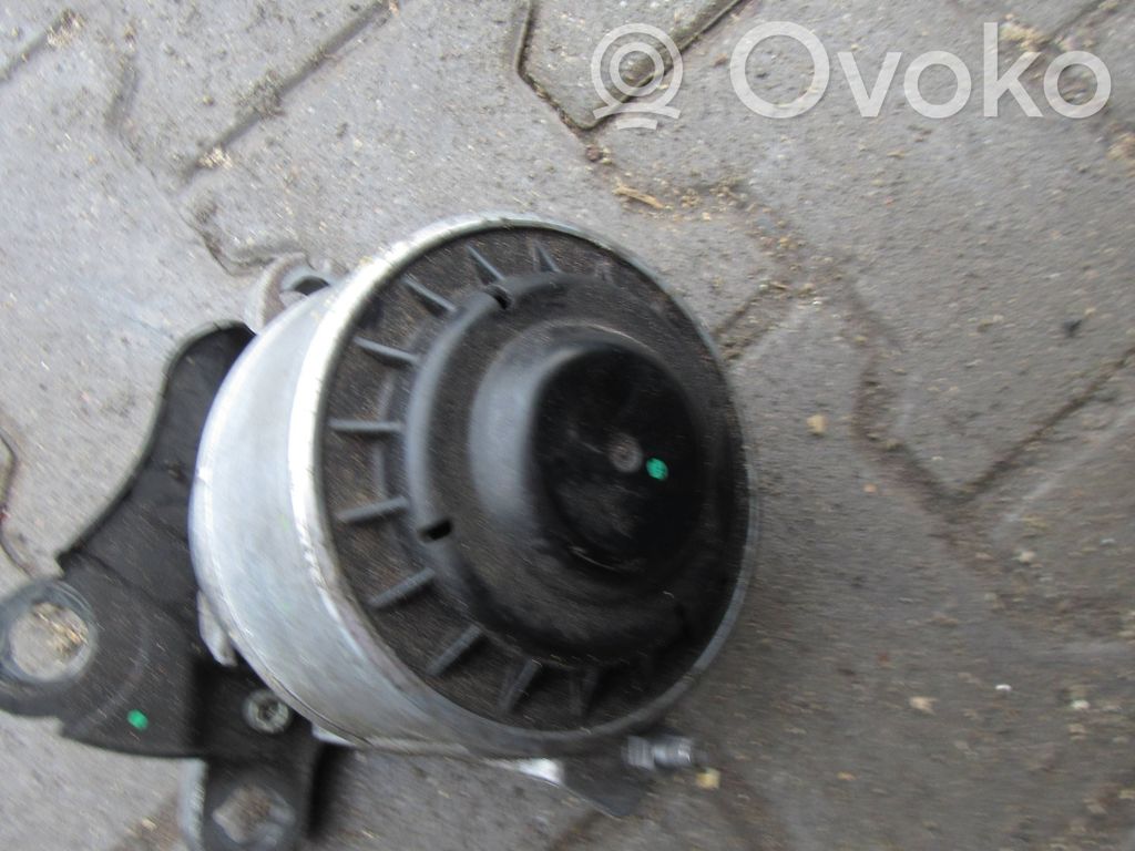 Ford Galaxy Engine mount bracket 
