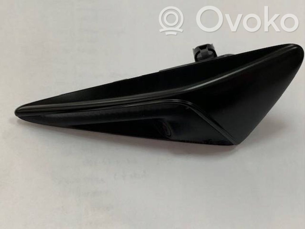 Tesla Model 3 Front fender indicator light 