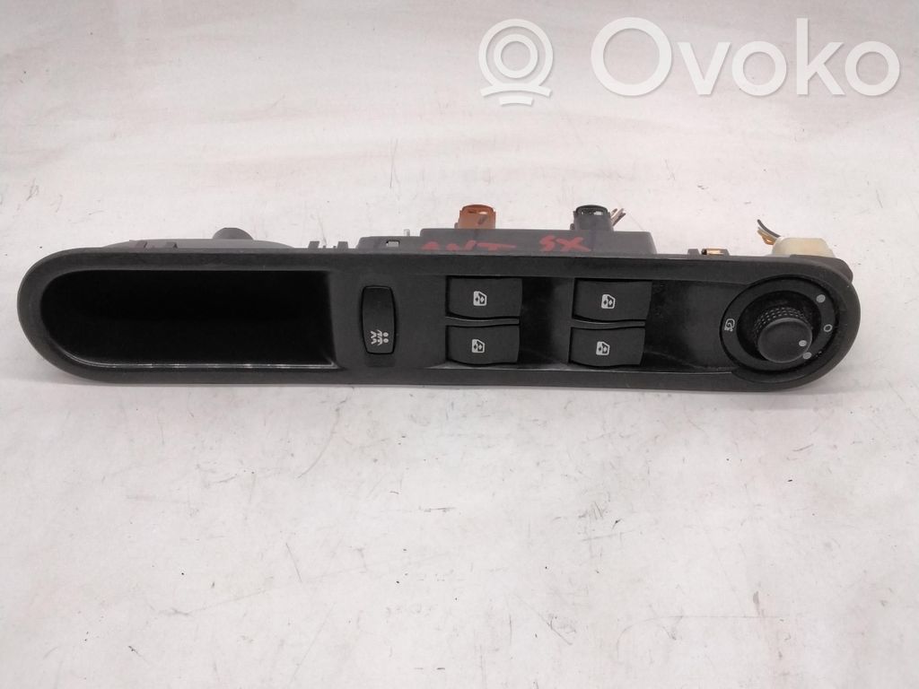 Renault Espace IV Elektrisko logu slēdzis 