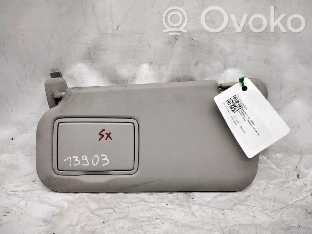 Mazda 2 Skydelis nuo saulės 