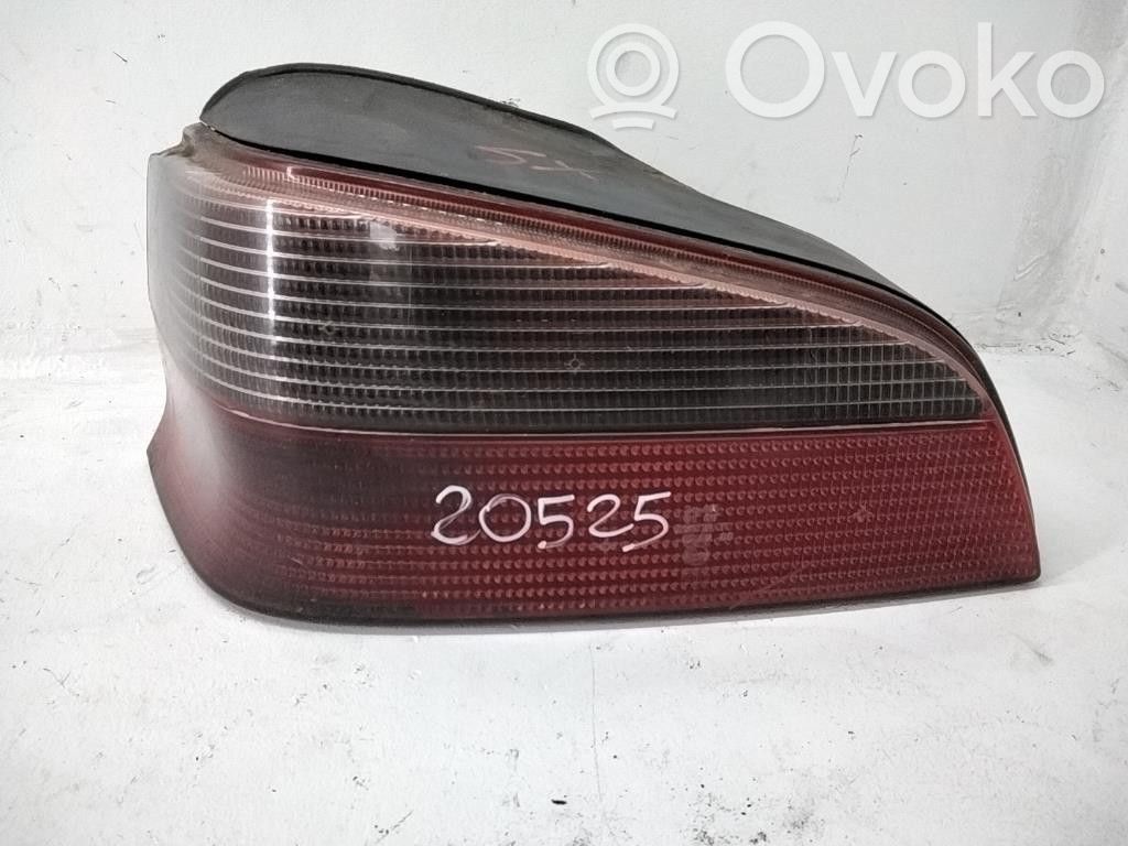 Peugeot 106 Galinis žibintas kėbule 