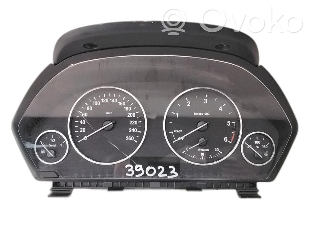 Mercedes-Benz C W202 Geschwindigkeitsmesser Cockpit 