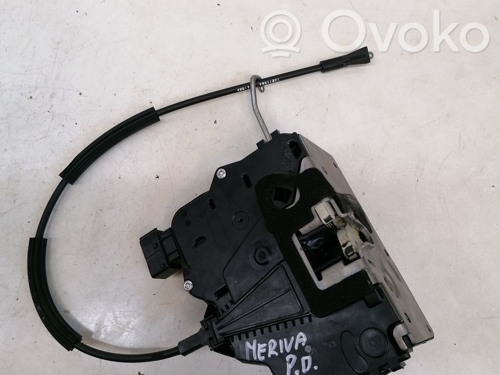 Opel Meriva B Priekšpusē slēdzene 