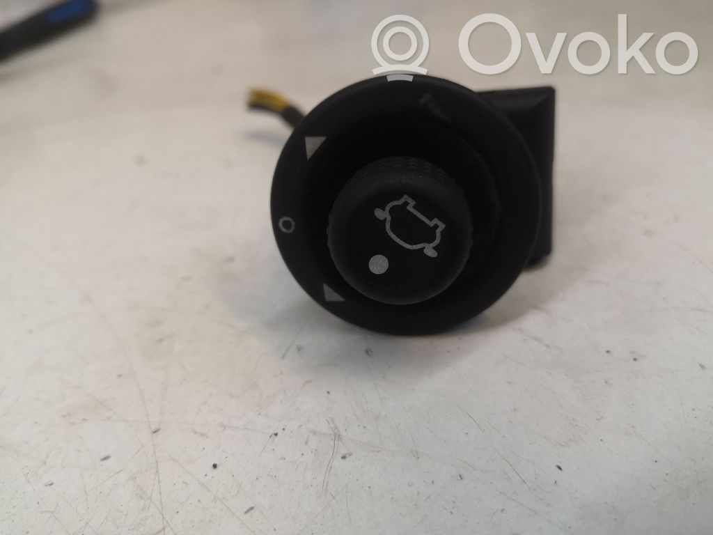 Wing mirror switch   93BG17B676BB