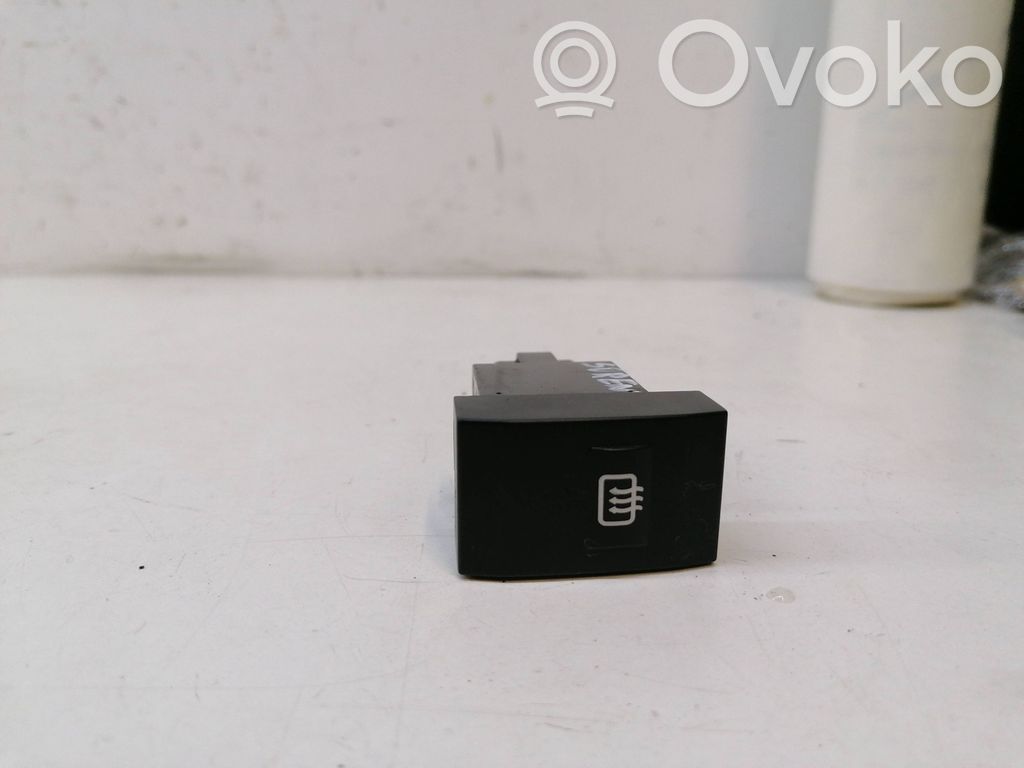 KIA Sorento Windscreen/window heater switch 