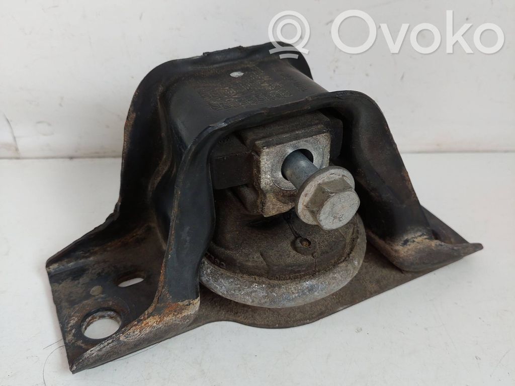 Renault Clio III Engine mount bracket 