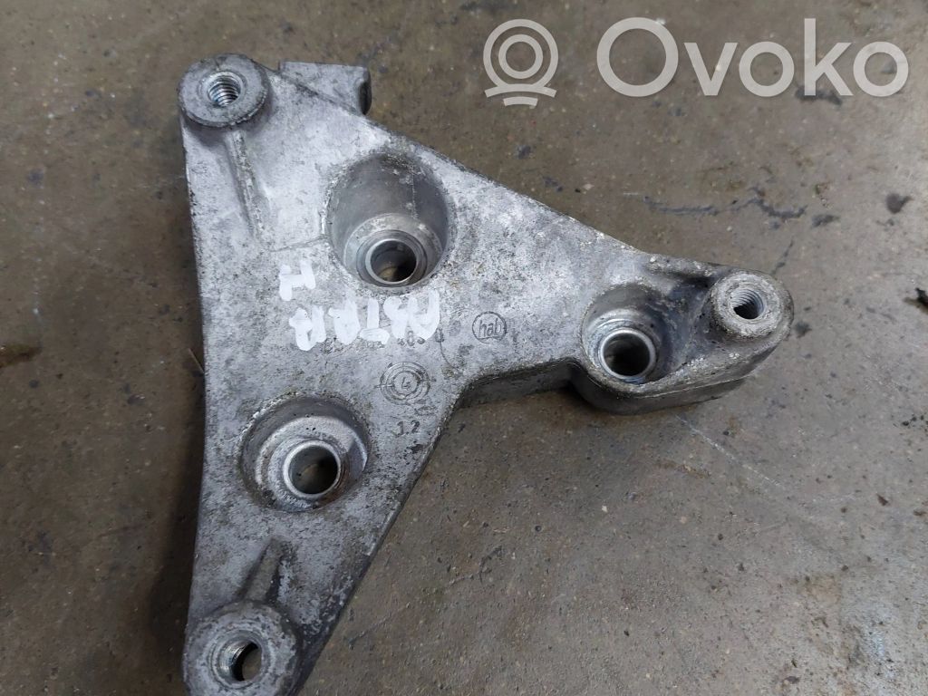 Opel Astra H A/C compressor mount bracket 