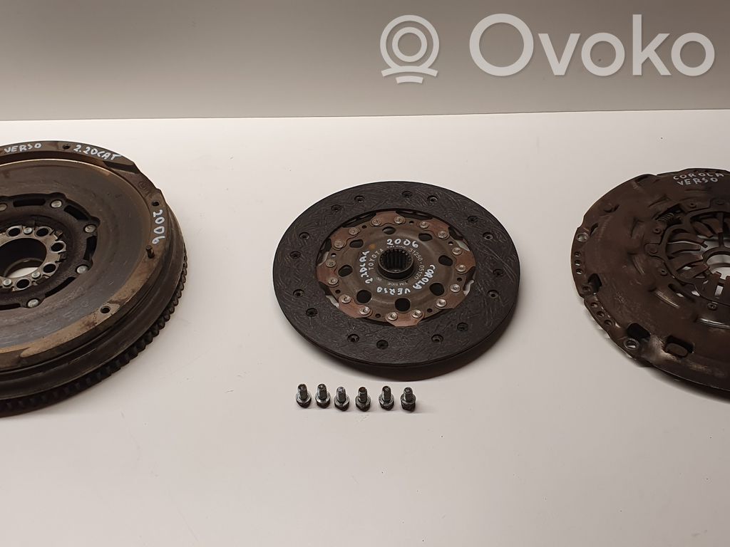 Toyota Corolla Verso AR10 Sankabos komplektas 