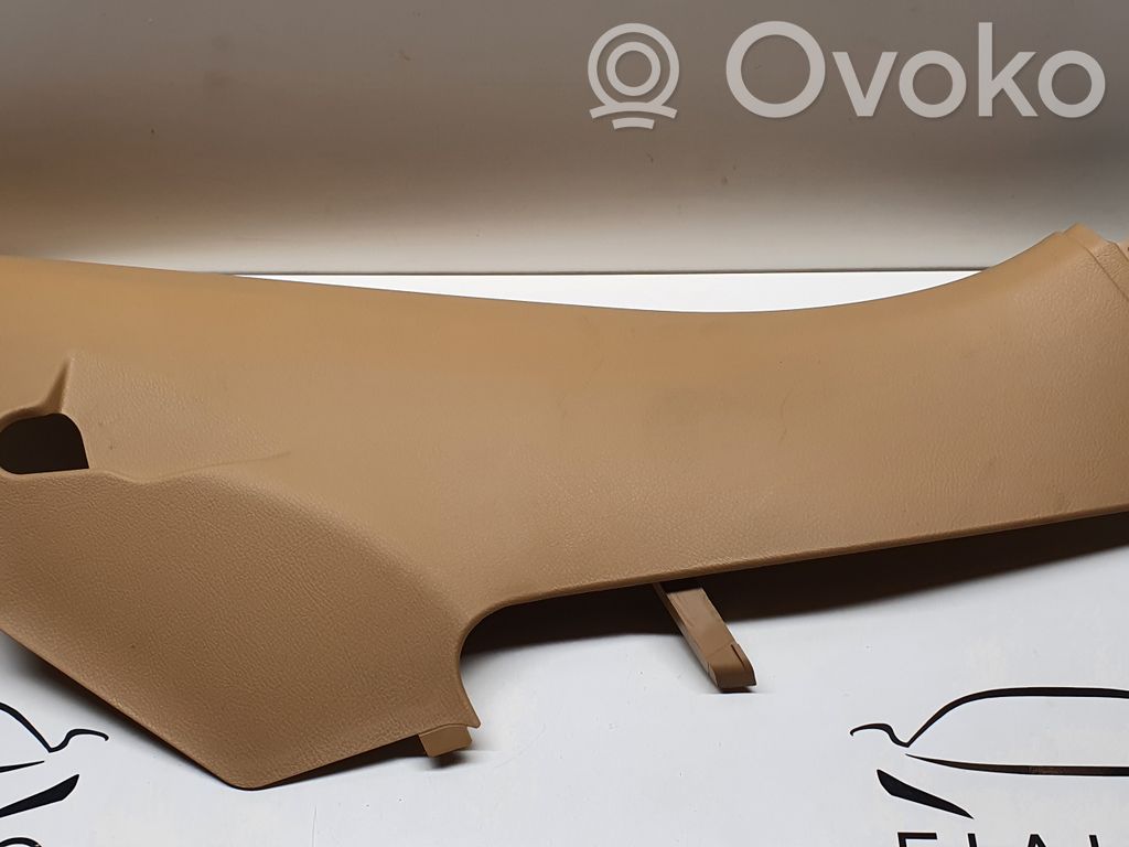 Porsche Cayenne (92A) Osłona środkowa słupka / C 