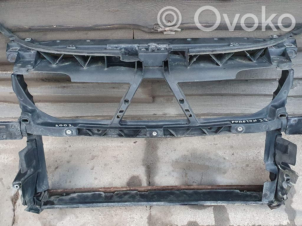 Volkswagen Phaeton Radiatoru panelis 