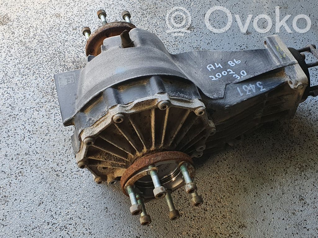 Audi A4 S4 B6 8E 8H Galinis reduktorius 