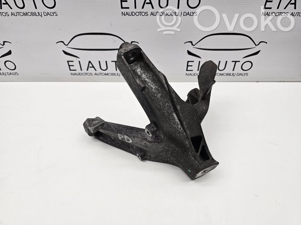 Audi Q5 SQ5 8R Engine mounting bracket 
