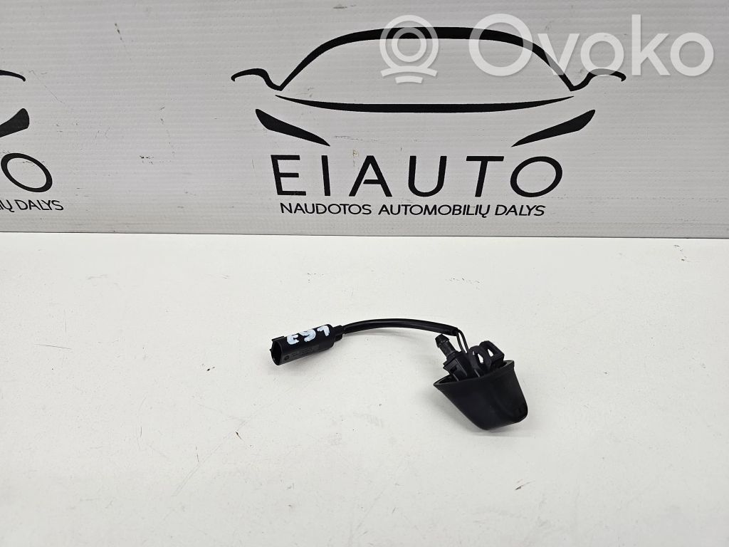 BMW 3 E90 E91 Windshield washer spray nozzle 