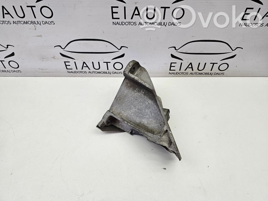 BMW 5 E60 E61 Engine mounting bracket 