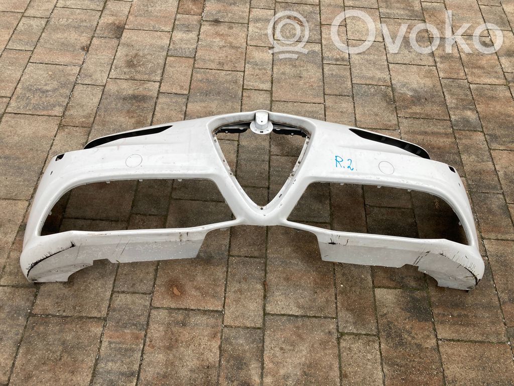 Alfa Romeo Giulia Parachoques delantero 