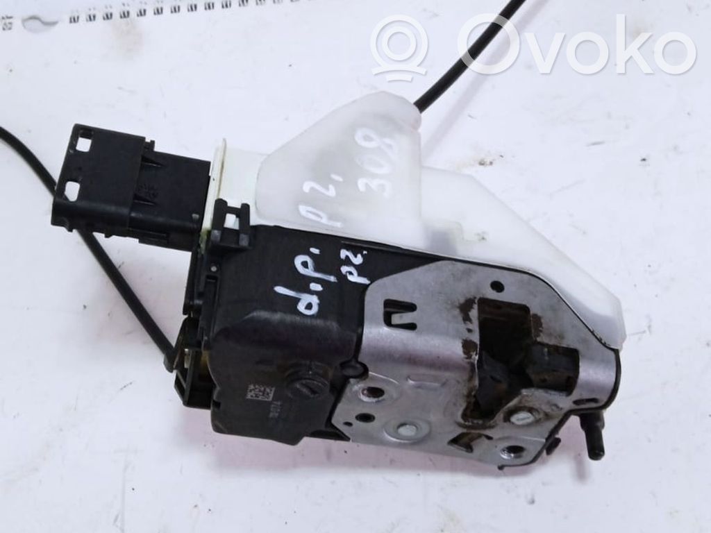 Peugeot 308 Front door lock 