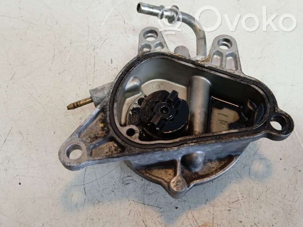 Opel Vectra C Vacuum pump 