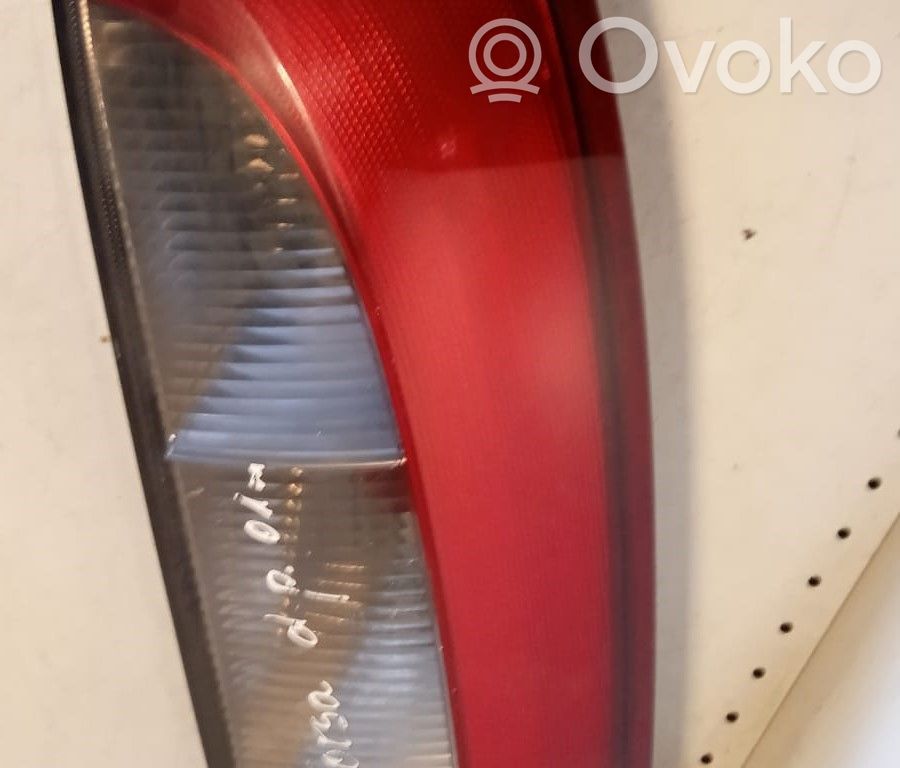 Opel Corsa C Задний фонарь в кузове 