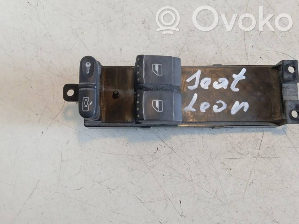 Seat Toledo I (1L) Electric window control switch 