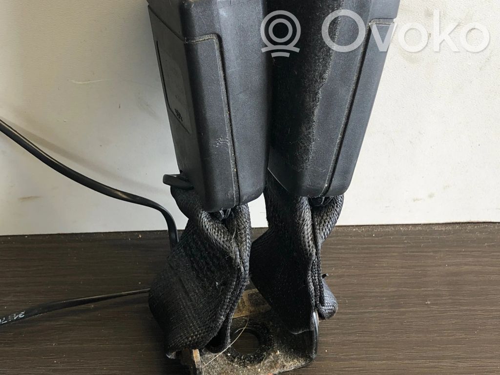 Opel Astra K Vidējās jostas sprādze (aizmugurē) 