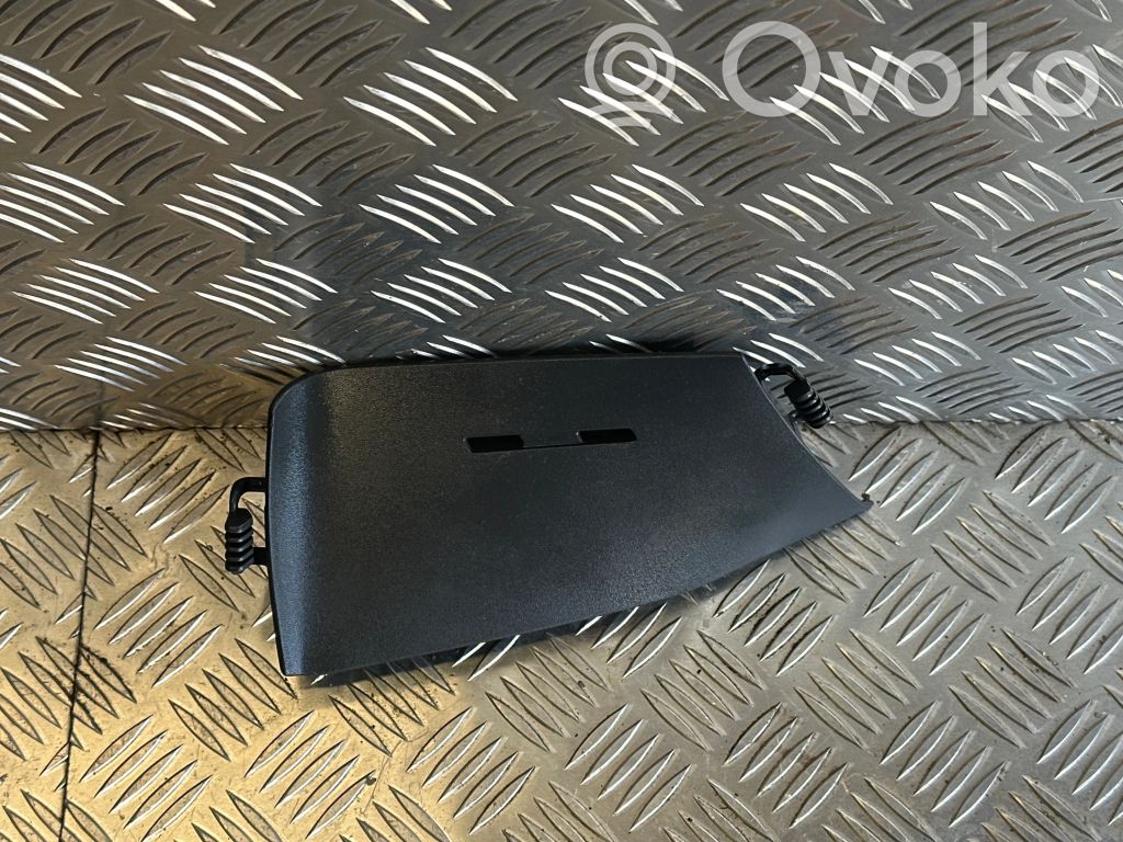 Opel Corsa D Kita salono detalė 