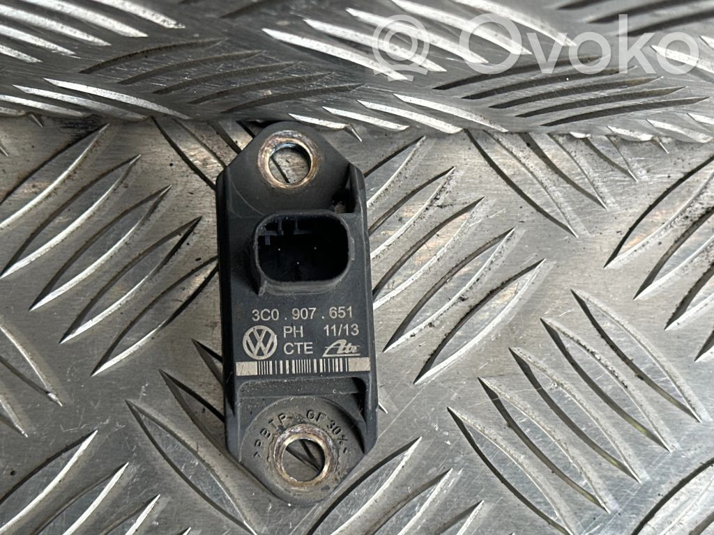 Volkswagen Scirocco Airbag deployment crash/impact sensor 