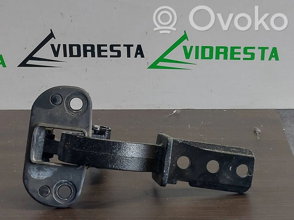 Volvo XC70 Tailgate/trunk/boot hinge 