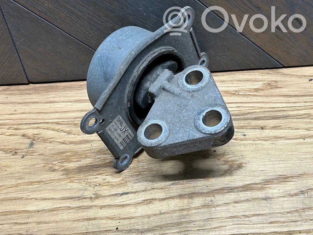 Opel Meriva B Engine mount bracket 