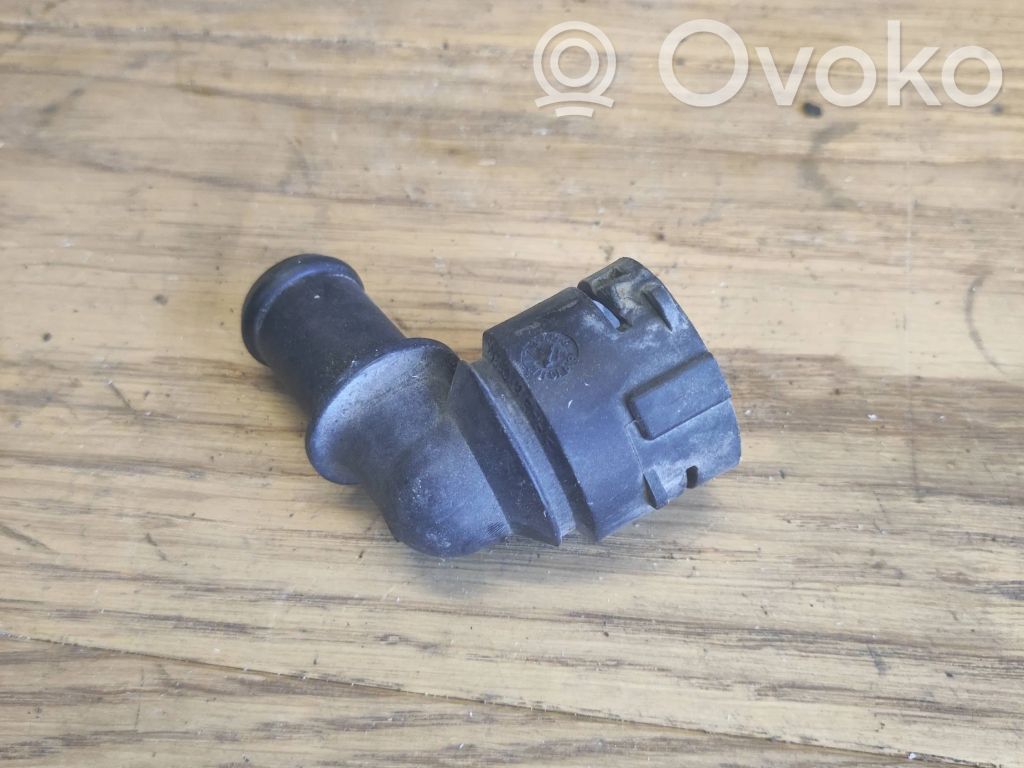 Skoda Superb B6 (3T) Engine coolant pipe/hose 