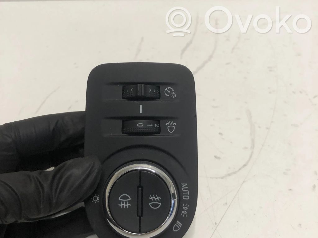 Opel Crossland X Light switch 