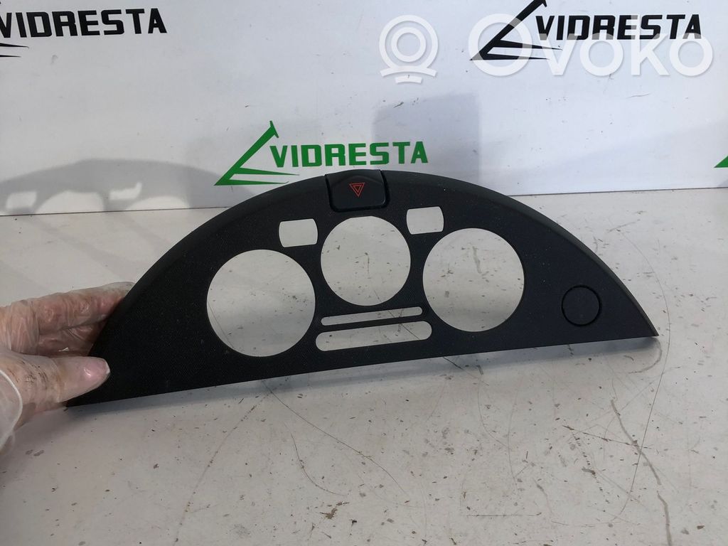 Nissan Note (E11) Panelės apdailos skydas (centrinis) 