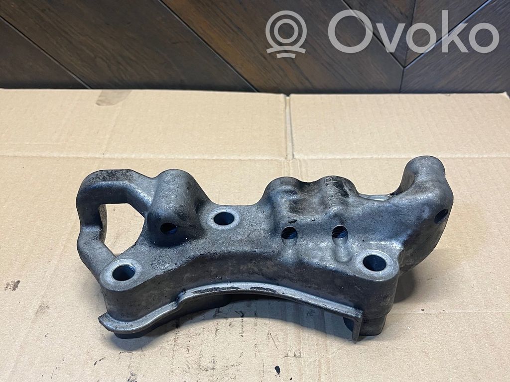 Peugeot 308 Engine mounting bracket 