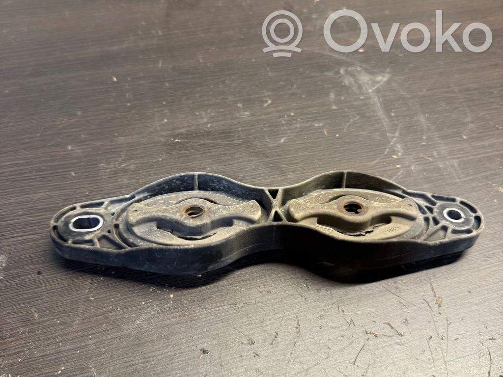 Rear differential/diff mount bracket   JX615D217AA