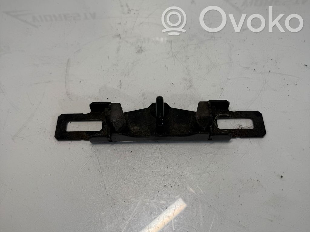 Volvo XC60 Loading door lock loop/hook striker 