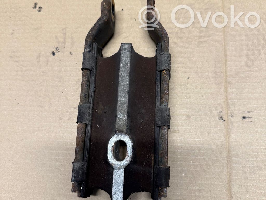 Volvo XC60 Engine mount bracket 